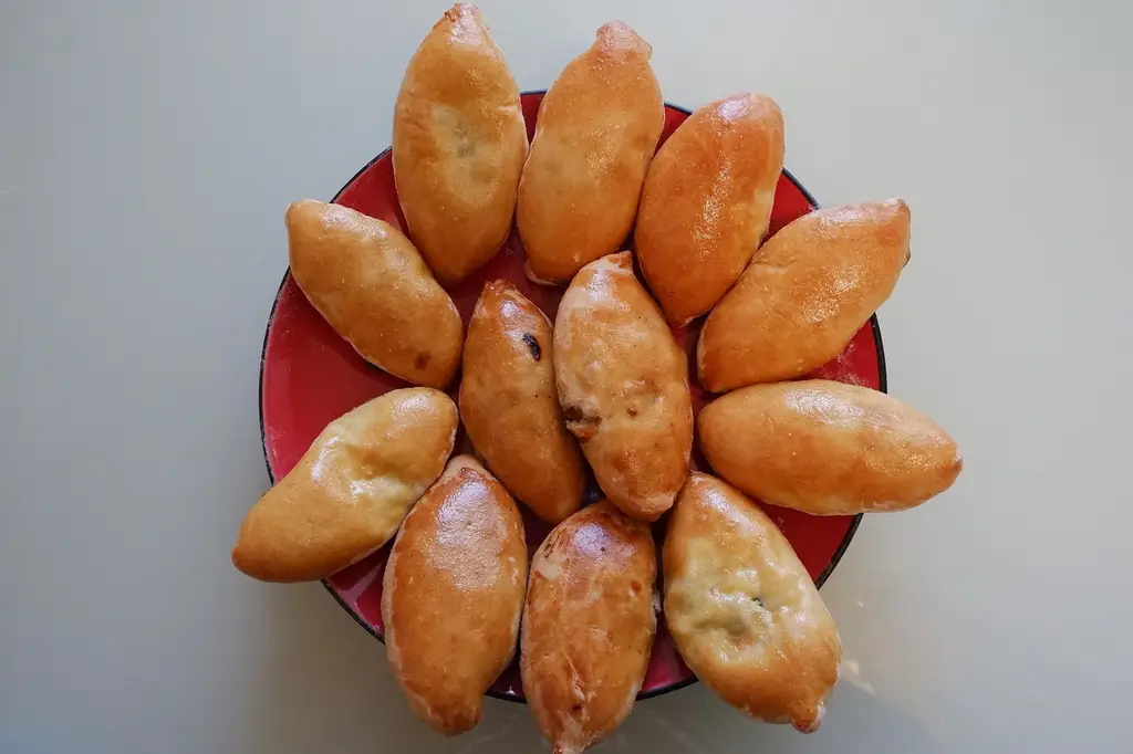 pies, dish, plate, bakery products, bake, there is, pies, pies, pies, pies, pies