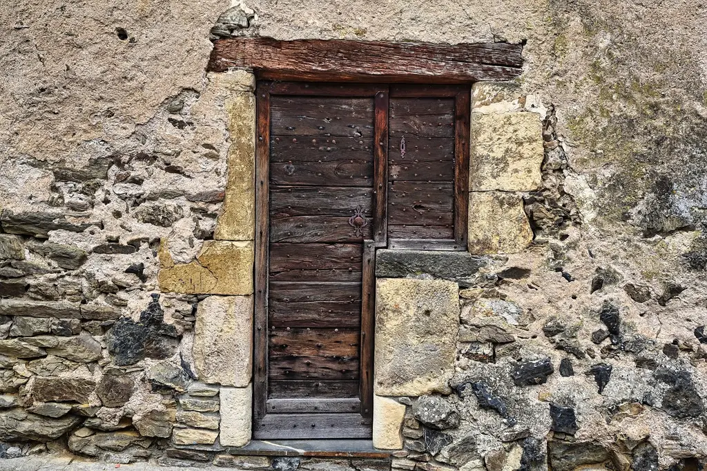 door, entry, drink, old, former, wall, stones, rustic