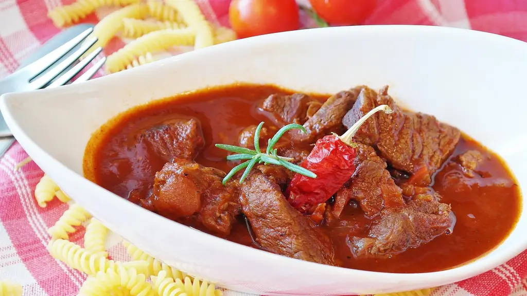 goulash, flesh, beef, dish, main course, cook, meal, food, protein, skinny, noodles, sauce, red wine sauce, plate, tomatoes, paprika, red paprika powder, hungarian, nourishment, enjoyment, yummy, goulash, goulash, beef, beef, beef, beef, beef, protein, noodles, sauce