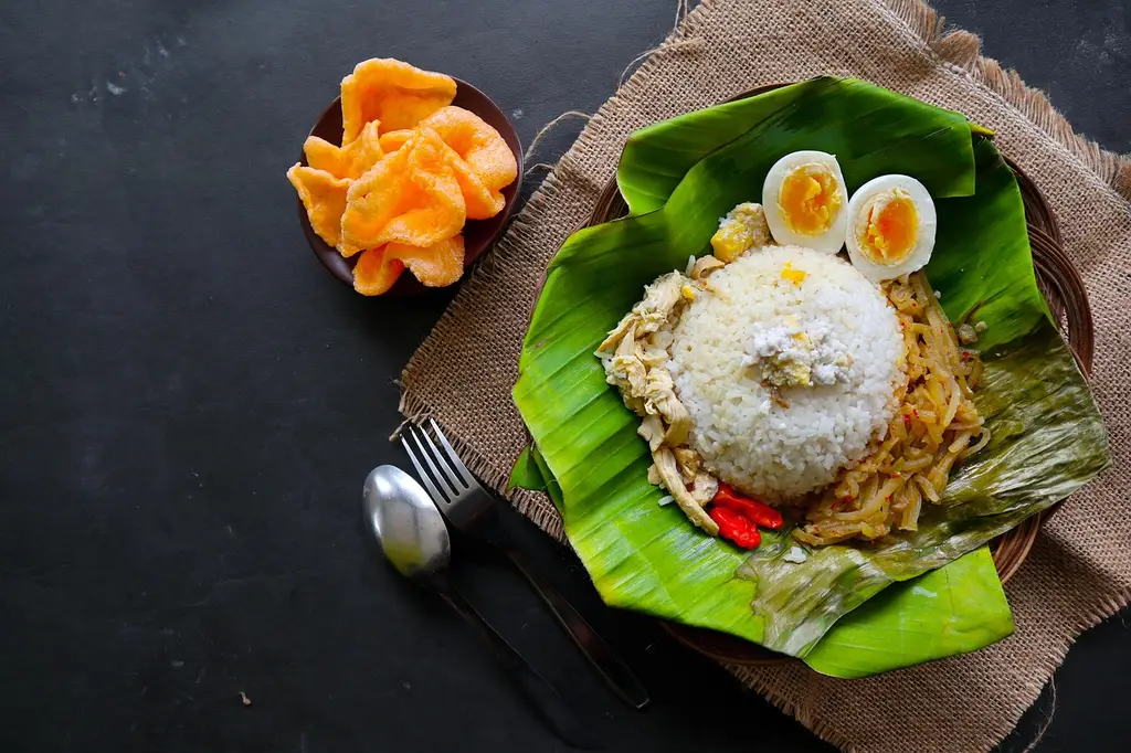 cutlery, chilli, food, savory, lime leaf, homemade, grain, fragrant, basil leaf, aromatic, abundance, rice, plate, meat, meal, healthy, gourmet, slow, cook, ingredients, breakfast, cooked, steam, lunch