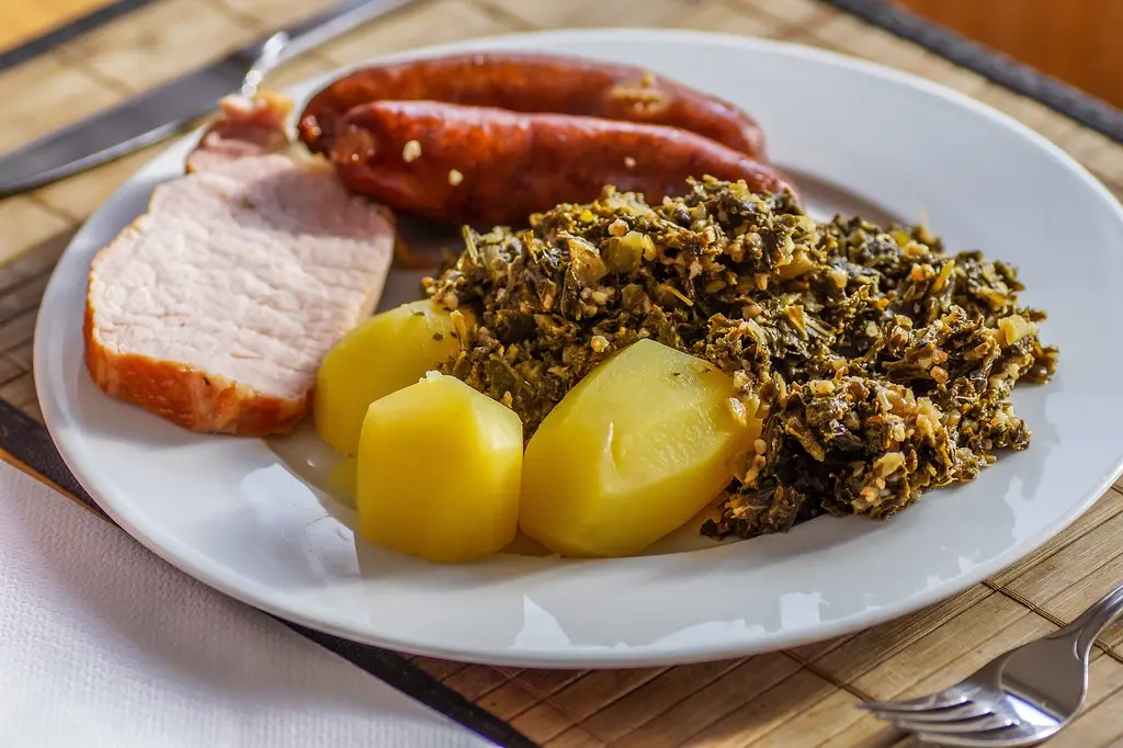 kale, boiled sausage, pee, potato, kasslerbraten, kale, kale, kale, kale, kale
