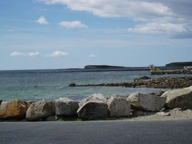 Galway Bay from the promenade, Salthill - geograph.org.uk - 1492018