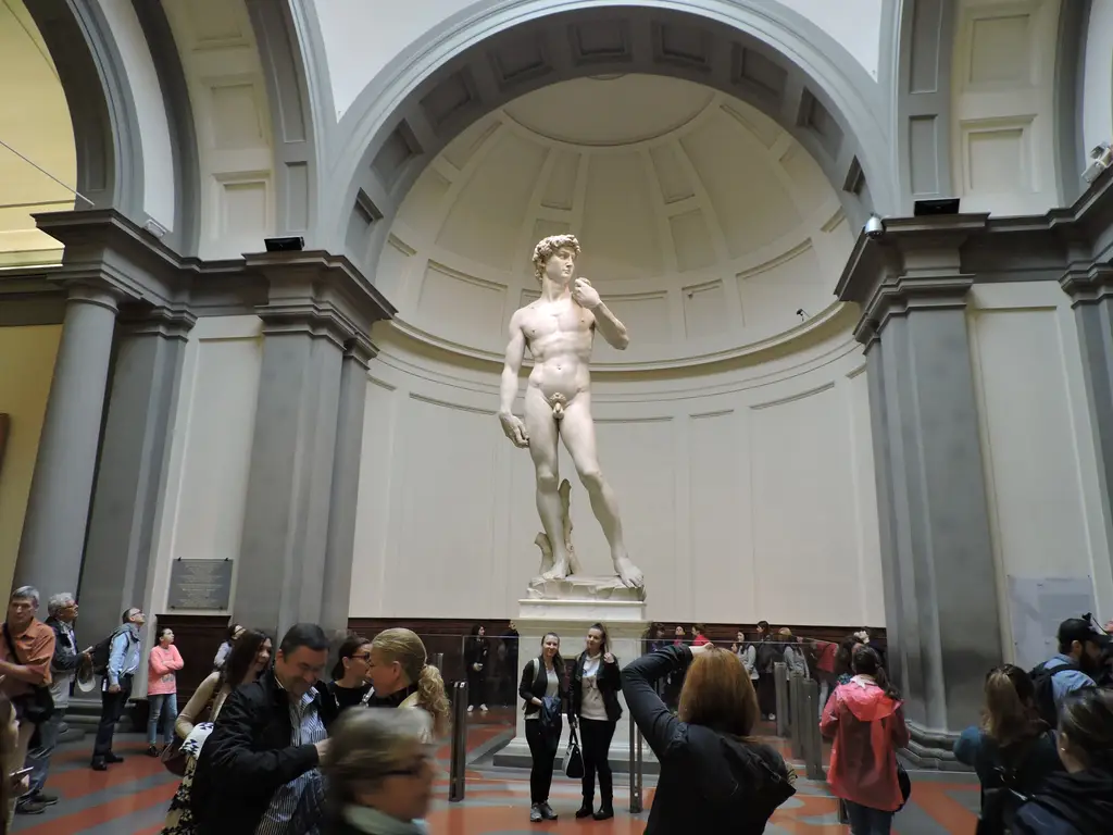 Michelangelo's David, Galleria dell'Accademia, Florence (26651343286)