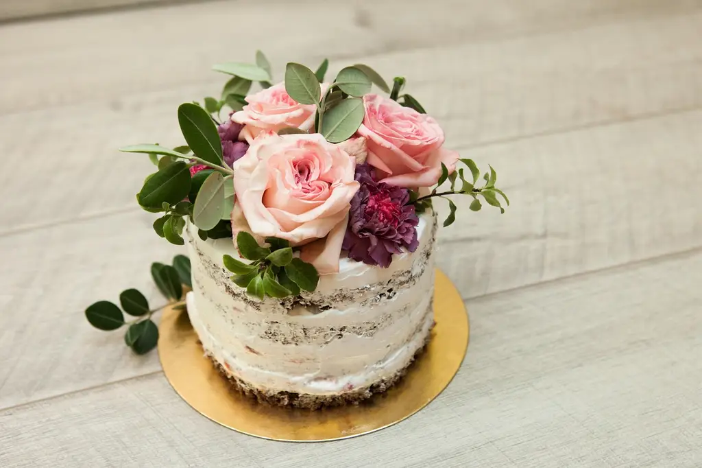sponge cake, wedding cake, dessert, pastry, cake, baked goods, sweets, homemade cake, wedding cake, wedding cake, wedding cake, wedding cake, wedding cake, cake, cake