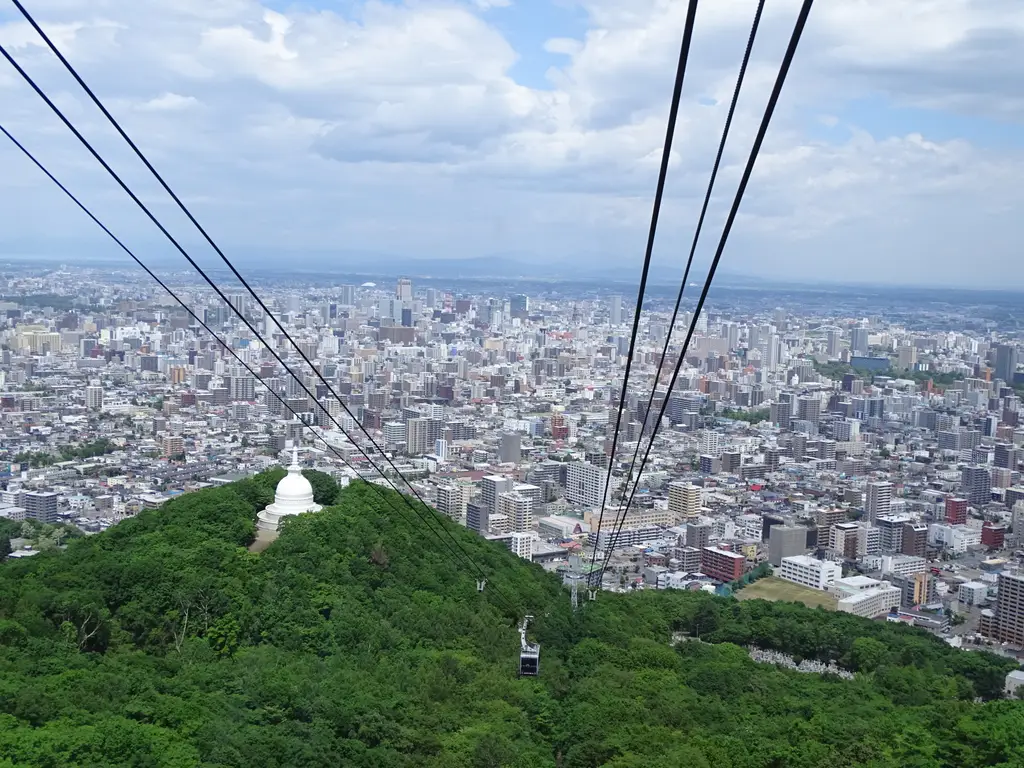 Cable Car (Ropeway) to Mount Moiwayama - Sapporo - Hokkaido - Japan (47977611532)