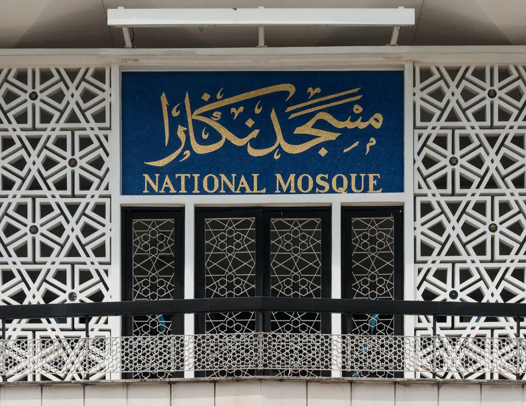 Kuala Lumpur Malaysia National-Mosque-01