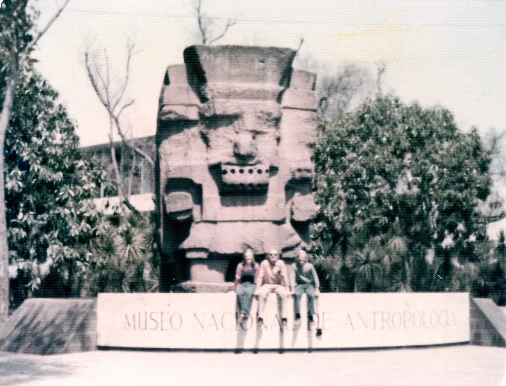 Museo Nacional de Antropología, Mexico DF, Marzo 1974 - Outside