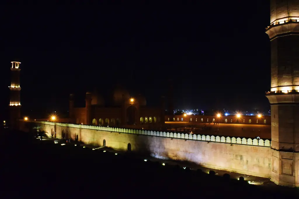 Badshahi Mosque from New Food Street, Fort Road, Lahore