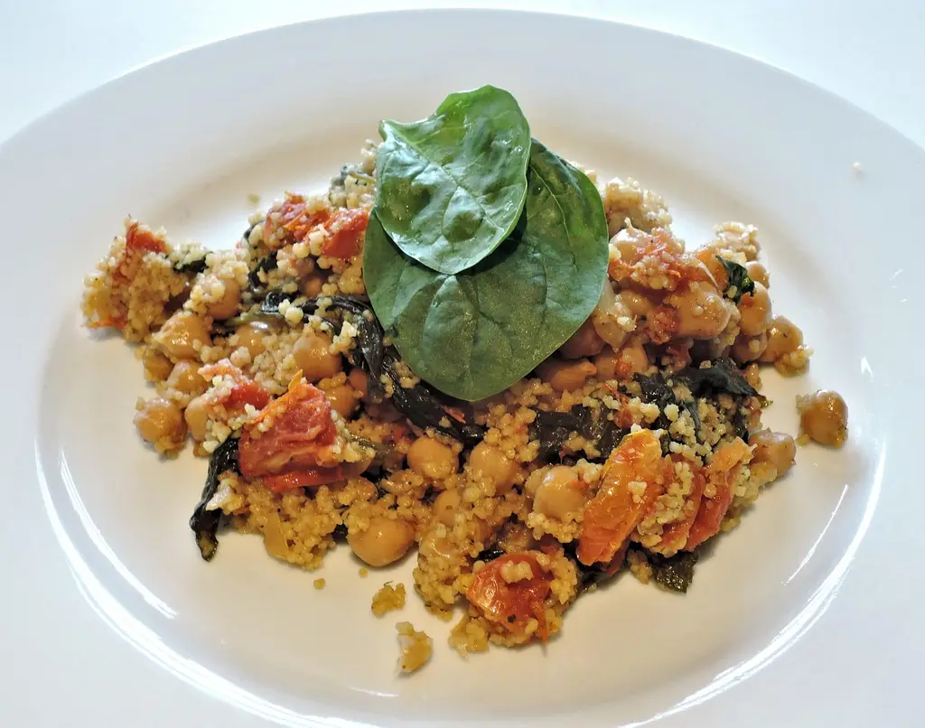 couscous, spinach, tomato, chickpeas, food, spice, couscous, couscous, couscous, couscous, couscous, chickpeas