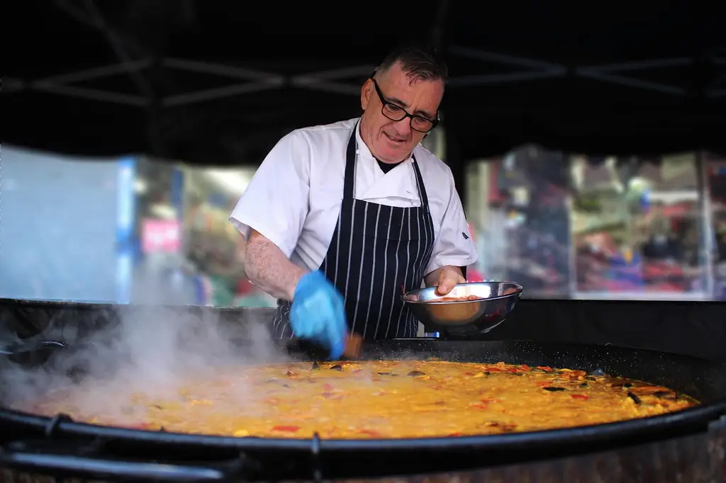 spain, paella, rice, shrimp, nature, seafood, saffron, delicious, fish, pan, tasty, traditional, tomatoes, food, mussels