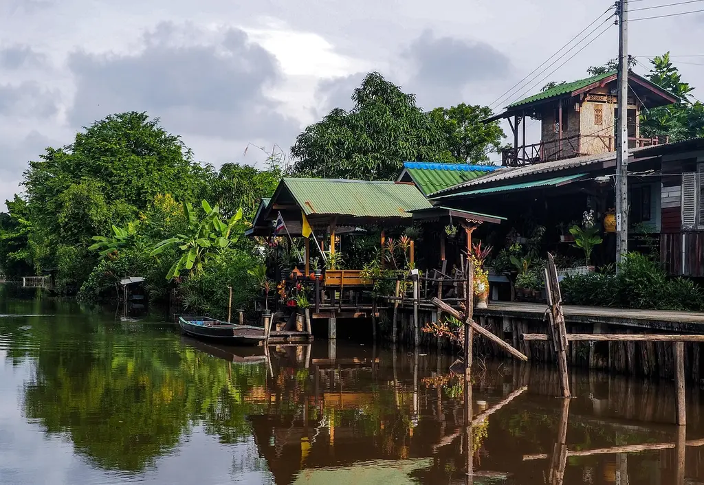 ancient house, waterfront house, canal, wooden house, reflection, thailand, bangkok, river