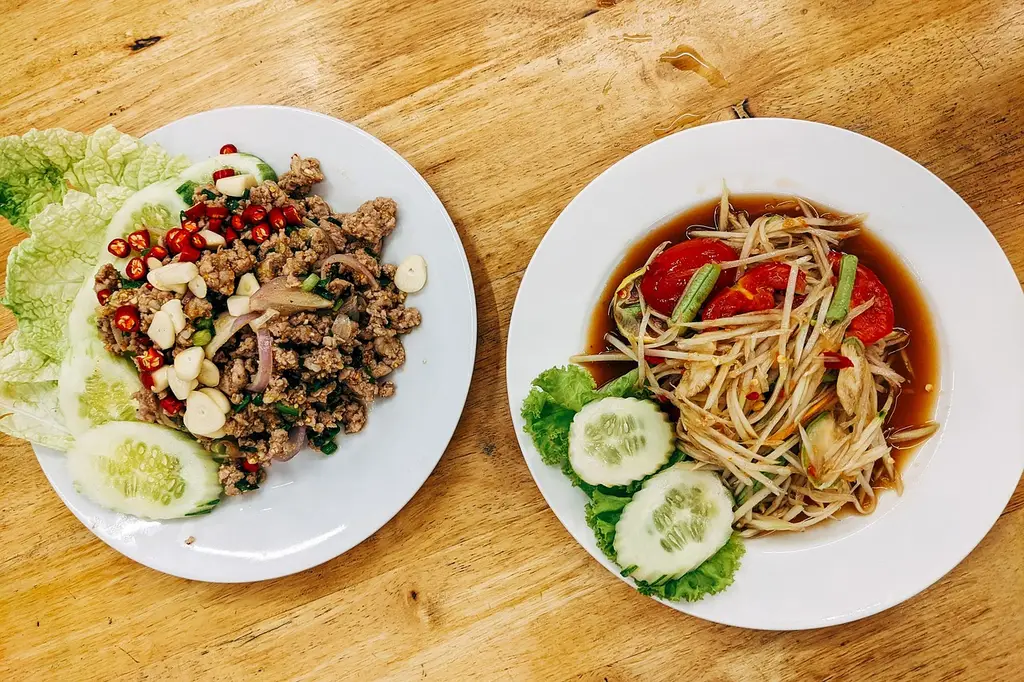 som tam, thai green papaya salad, meal, dish, lunch, restaurant, culinary, healthy eating, asia, thailand, bangkok, homemade, flat lay, top view, som tam, som tam, som tam, som tam, som tam, thailand, bangkok, bangkok
