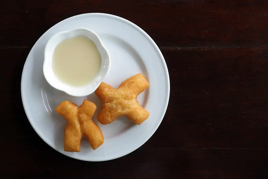 patongo, breakfast, pair, white plate, candy, sweetened condensed milk, patongo with sweetened condensed milk, fried