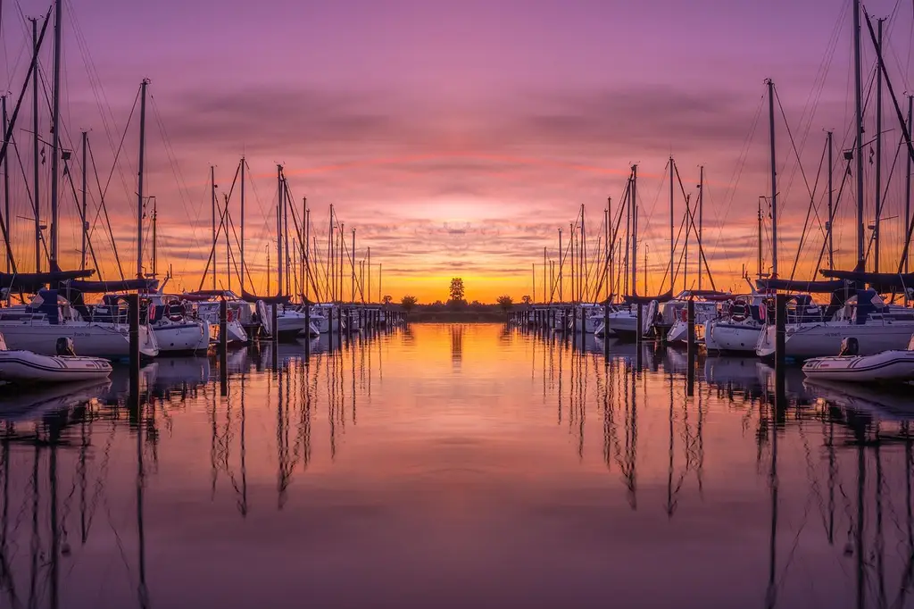 port, boats, sunset, golden hour, marina, sailing boats, sailboats, reflection, water, harbor, twilight, nature, dusk, evening, tranquillity, scenic