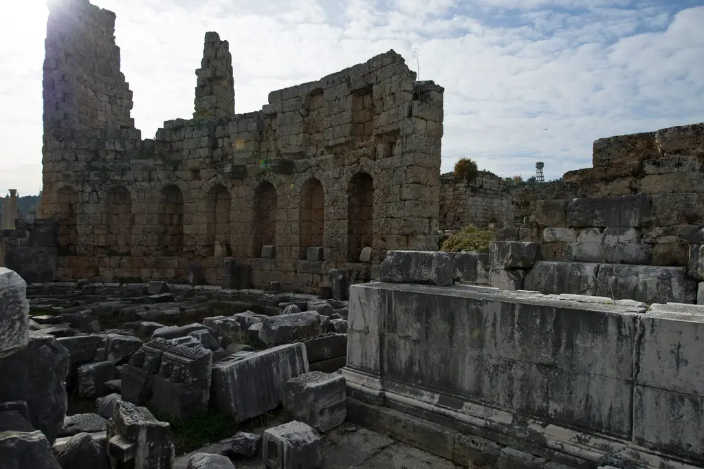 Perge Arch of Hadrian and Hellenistic Gate in 2012 6959