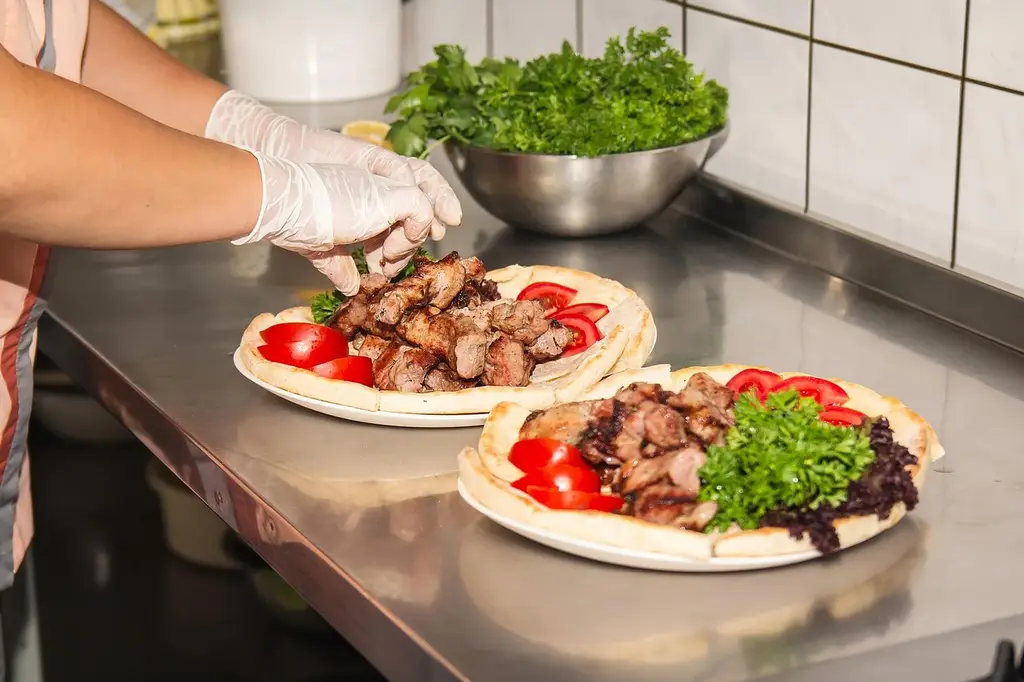 food, meat, shish kebab, grilled meat, kitchen, cook, plate, bbq, grill, dinner, a tomato, nutrition, delicious, dish, tomato, meat, meat, meat, kitchen, kitchen, cook, bbq, bbq, bbq, bbq, bbq, grill, grill, grill, dinner, dinner