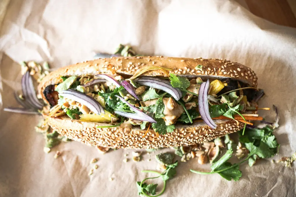 sandwich, hamburger, roll, cheeseburger, burger, lunch, food, meat, beef, meal, grilled, fast food, sandwich, sandwich, sandwich, sandwich, sandwich