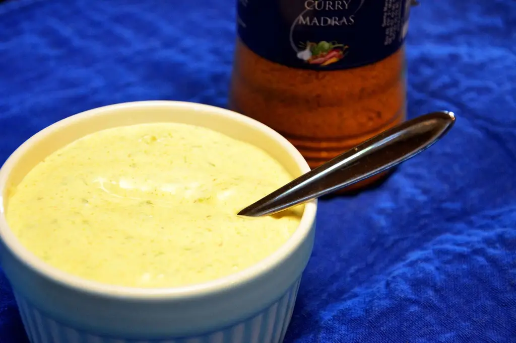 curry dressing, dressing, food, curry, sauce, creamy, dish, ramekin