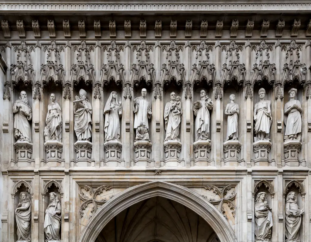 London UK Sculptures-at-Westminster-Abbey-Westgate-01