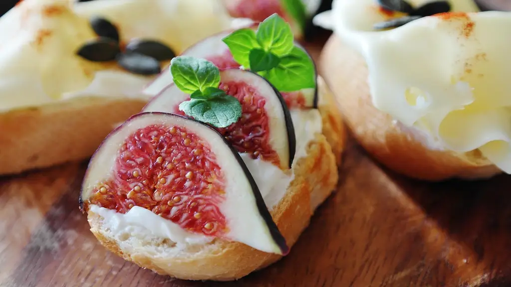 fig, cheese, cream cheese, loaf, baguette, meal, healthy, food, goat cheese, starter, enjoy, kitchen, food photo, bread time, fresh, dish, nourishment, yummy, fig, fig, fig, fig, fig, cheese, cream cheese, baguette, goat cheese