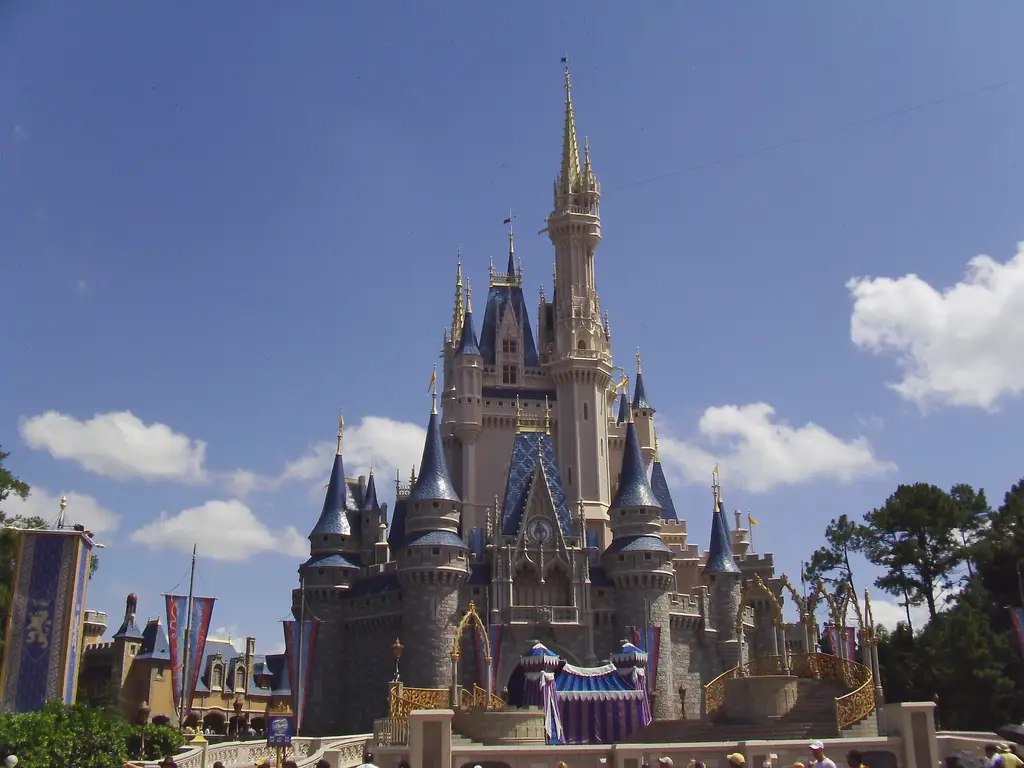 CINDERELLA CASTLE-MAGIC KINGDOM-WALT DISNEY WORLD - panoramio