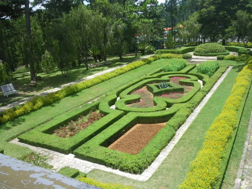 Bao Dai's Summer Palace - Garden