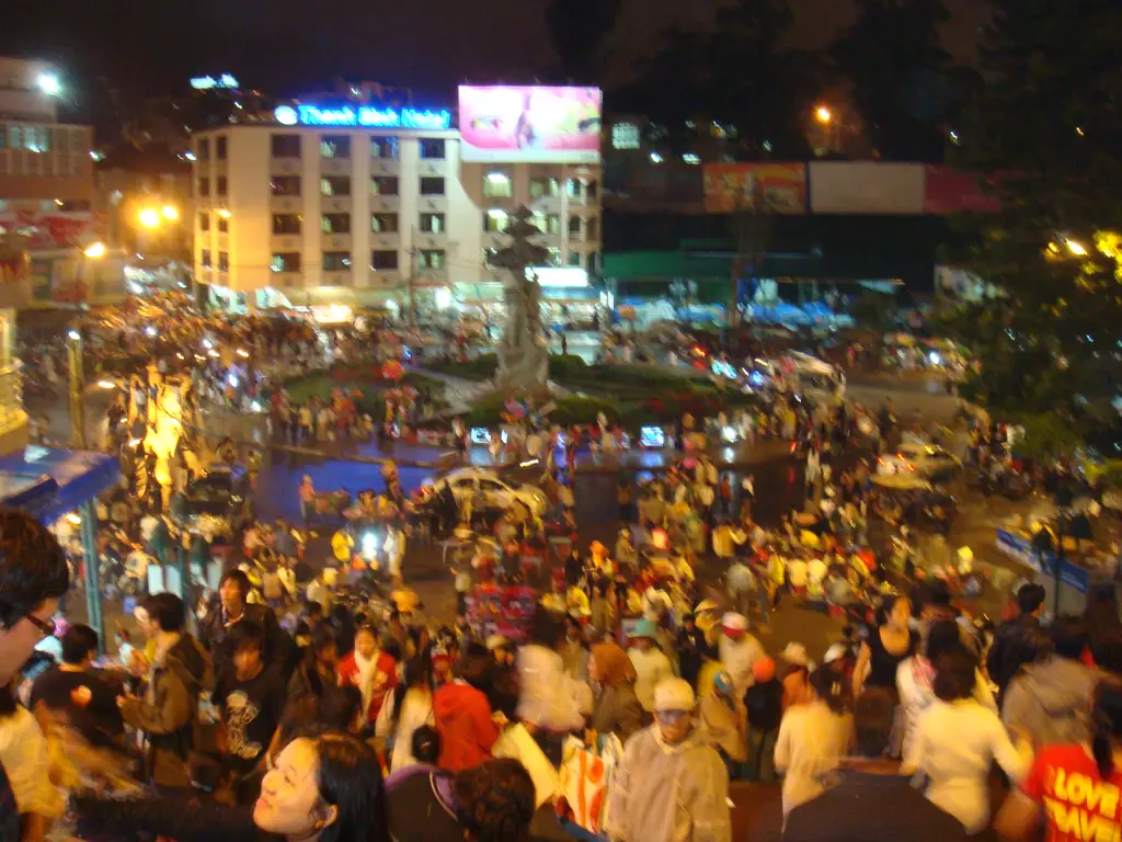 Dalat night market - panoramio