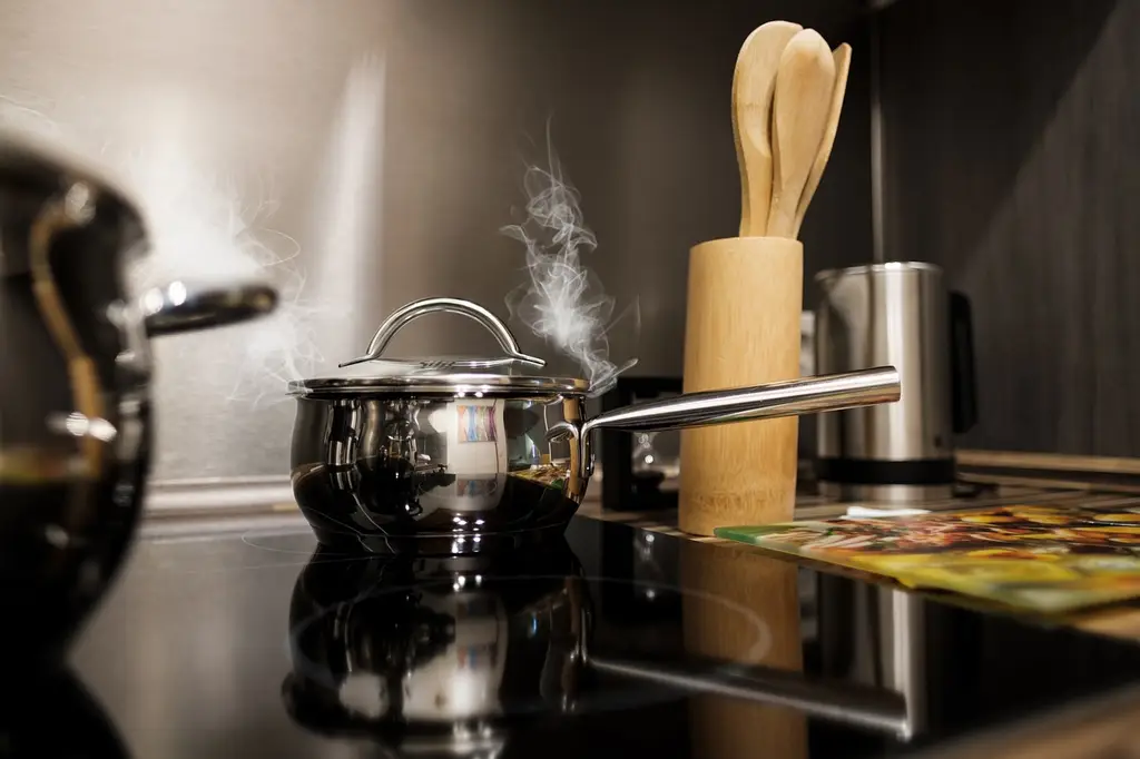 kitchen, cook, pot, cooking pot, stove, steam, hot, kitchen, kitchen, cooking pot, cooking pot, stove, stove, stove, stove, stove