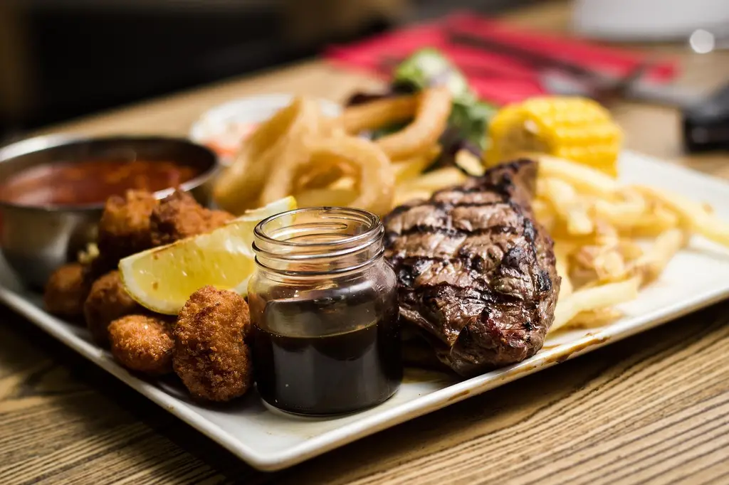 meat, bbq, food, barbecue, beef, cooking, eating, fire, nature, flame, freshness, gourmet, grill, grilled, large, hot, meal, scampi, seafood, shrimp, prawn, dish, deep fried, delicious, restaurant, sea, ingredient, cook, onion rings, sweetcorn, bourbon, brown fire, brown cooking, brown restaurant, brown meat, brown eating, brown onion