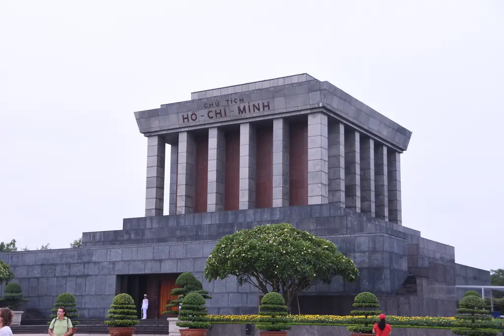 HCM Mausoleum- closed as his preserved body wan't it (31454165115)