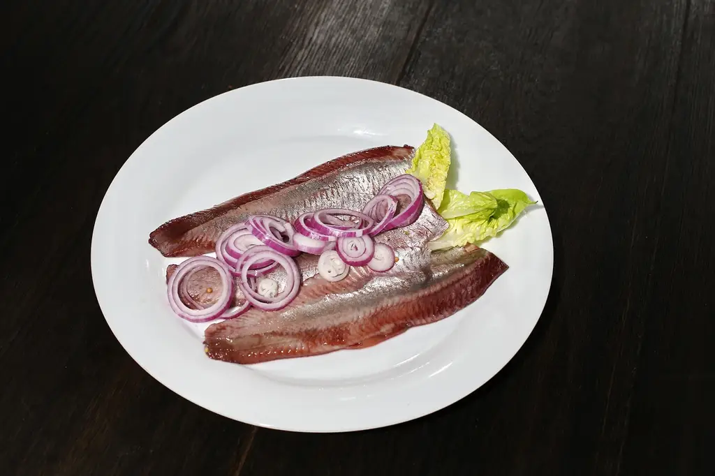herring, fish, nature, christmas herring, red onion, salad, food, eat, lunch, taste, side dish, sandwiches, danish delicacy, met, hungry
