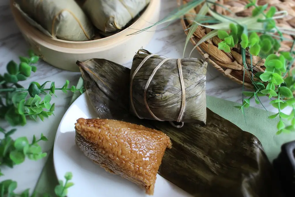 chinese sticky rice dumpling, food, dish, zongzi, snack, delicious, traditional, chinese rice dish, wrapped, closeup, zongzi, zongzi, zongzi, zongzi, zongzi